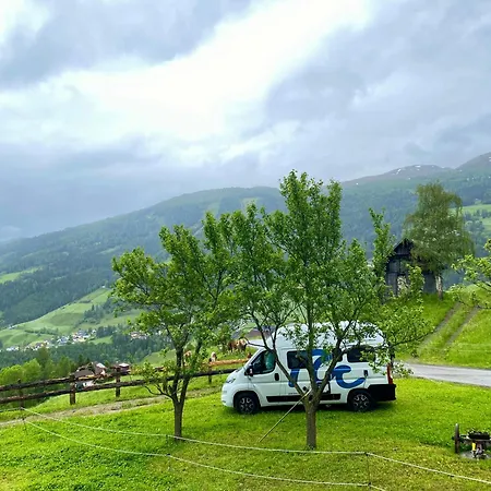 Stellplatz Mit Aussicht Auf Bergbauernhof