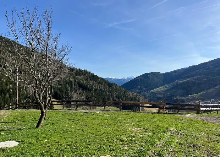 Kemping Stellplatz Mit Aussicht Auf Bergbauernhof