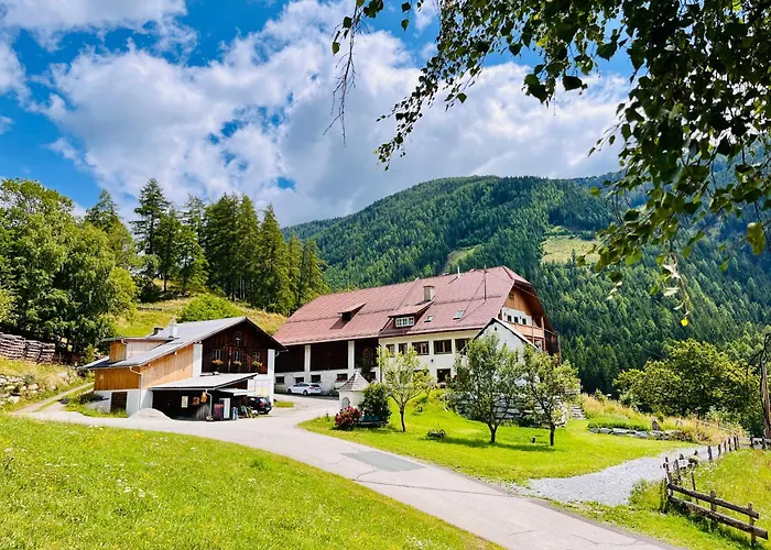 Kemping Stellplatz Mit Aussicht Auf Bergbauernhof