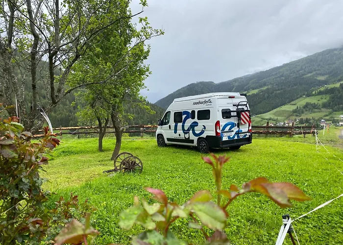 Stellplatz Mit Aussicht Auf Bergbauernhof *
